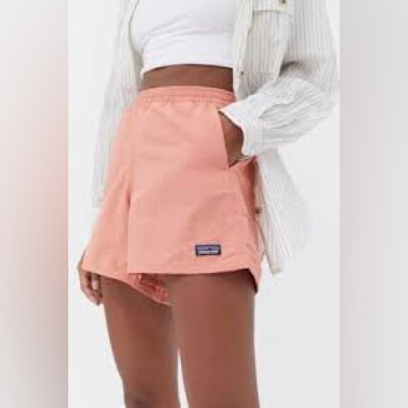 Patagonia Funhoggers 6” Casual Pull-On Cotton Shorts in Sunfade Pink - Picture 2 of 10